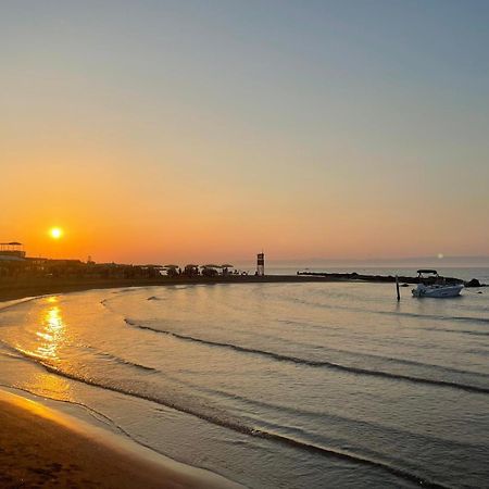 Villaggio Turistico La Baia Degli Angeli Margherita Di Savoia Eksteriør billede